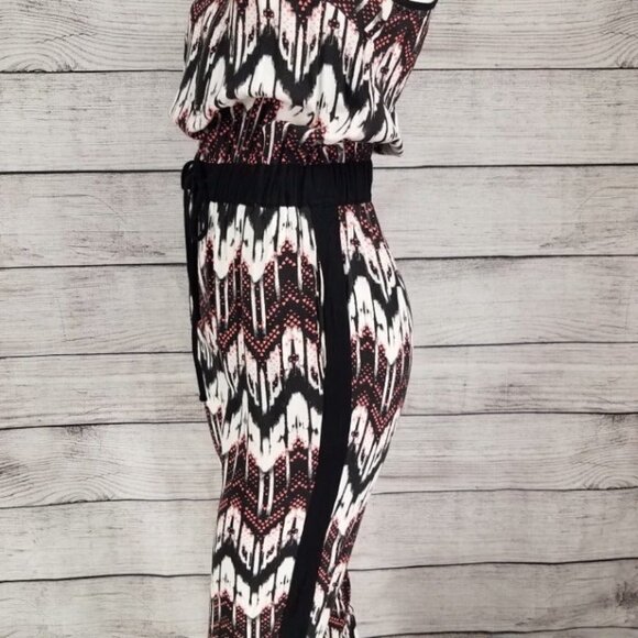 Material Girl Size S Crop Pant Jumpsuit Zipper Front Elastic Waist Side pockets - Picture 5 of 6